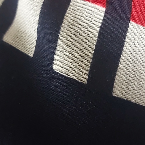 NWOT, TOMMY HILFIGER scarf, 52X52 - Picture 3 of 4